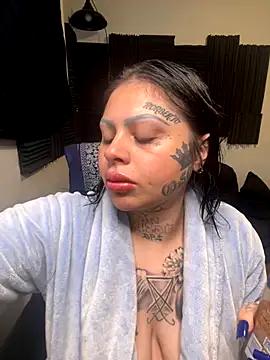 chicanachic13 online show from October 2025 10:53:02 PM