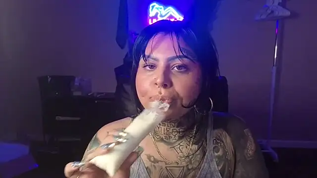 chicanachic13 online show from May 2026 10:27:02 PM