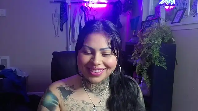 chicanachic13 online show from May 2026 03:26:01 AM