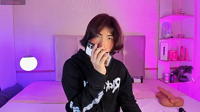 Creamy Angelo online show from May 2026 01:26:02 PM