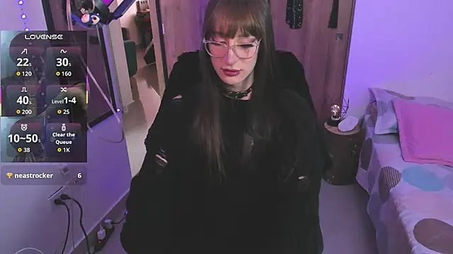 starrraura online show from December 2025 07:11:01 PM