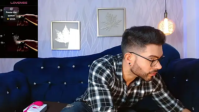 ZarekFox online show from October 2025 01:40:02 PM