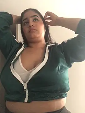 Miia Parker online show from November 2025 12:39:02 PM