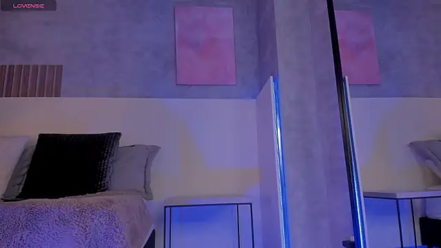 Miia Parker online show from February 2026 02:01:02 PM