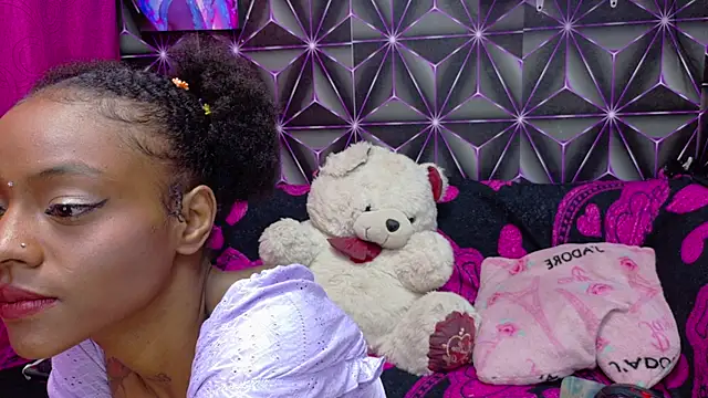 Snapshot of Shantall_ks chatting on October 2025 04:03:02 AM Shantall ks online show from October 2025 04:03:02 AM