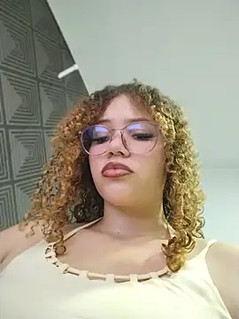 SirenRouge 69 online show from April 2026 08:57:02 PM