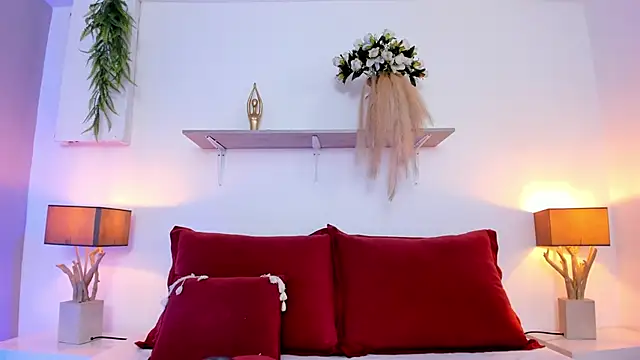 LuciaBenett  online show from November 2025 06:53:02 PM