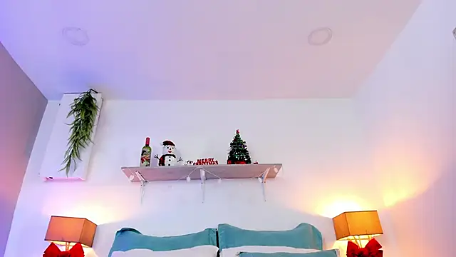 Snapshot of LuciaBenett_ chatting on January 2026 07:04:02 PM LuciaBenett online show from January 2026 07:04:02 PM