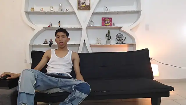 BEAUTY BOYS1 online show from November 2025 07:30:02 AM