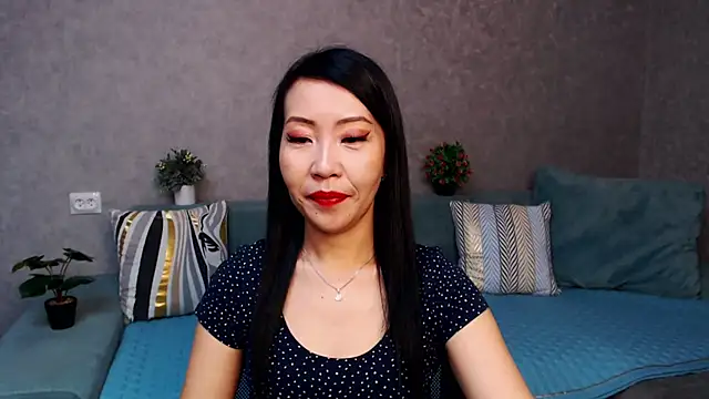 LiaPak online show from November 2025 01:05:01 AM
