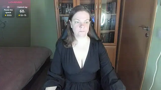 MiaLores online show from June 2026 09:14:01 AM