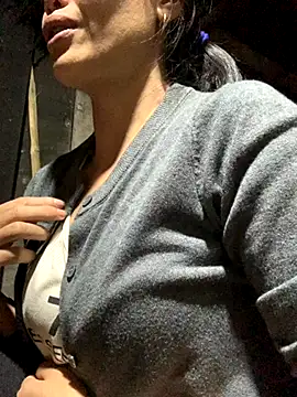 Snapshot of rosa-1200 chatting on November 2025 03:46:02 PM rosa-1200 online show from November 2025 03:46:02 PM