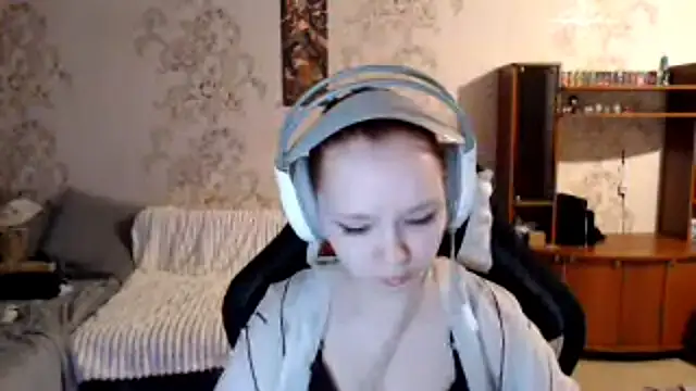 PansyBorriello online show from September 2025 04:08:01 PM