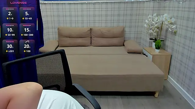 Snapshot of Hella_Fabel chatting on February 2026 01:13:02 AM Hella Fabel online show from February 2026 01:13:02 AM