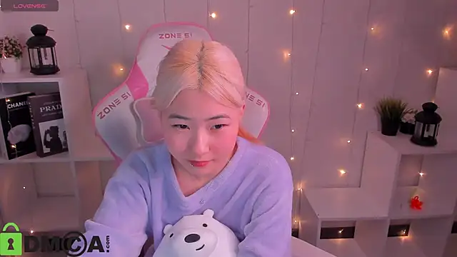 Aisi 18 online show from November 2025 03:53:02 AM