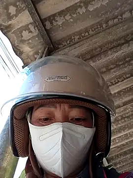 Snapshot of _Helala_ chatting on October 2025 02:43:02 AM Helala online show from October 2025 02:43:02 AM