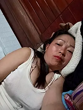 Snapshot of _Helala_ chatting on October 2025 10:09:01 PM Helala online show from October 2025 10:09:01 PM