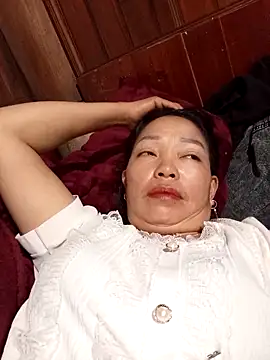 Snapshot of _Helala_ chatting on October 2025 12:44:02 AM Helala online show from October 2025 12:44:02 AM