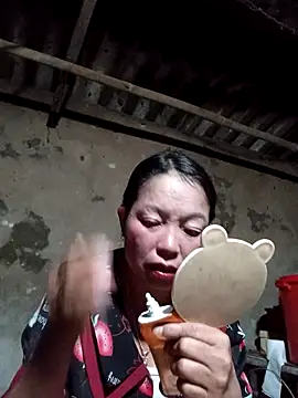 Snapshot of _Helala_ chatting on October 2025 01:34:02 PM Helala online show from October 2025 01:34:02 PM