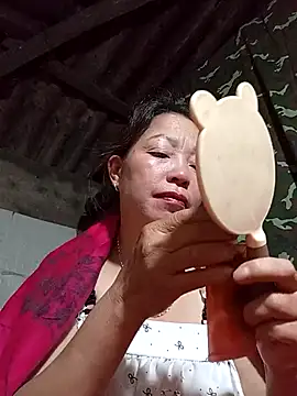 Snapshot of _Helala_ chatting on October 2025 09:11:01 PM Helala online show from October 2025 09:11:01 PM