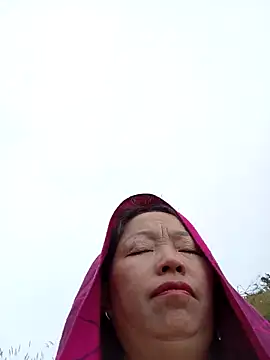 Snapshot of _Helala_ chatting on October 2025 03:29:02 AM Helala online show from October 2025 03:29:02 AM