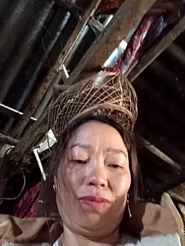 Snapshot of _Helala_ chatting on November 2025 02:10:01 AM Helala online show from November 2025 02:10:01 AM