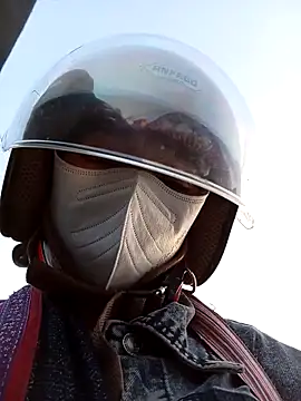 Snapshot of _Helala_ chatting on November 2025 11:48:02 PM Helala online show from November 2025 11:48:02 PM