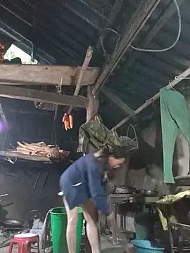 Snapshot of _Helala_ chatting on November 2025 12:10:02 AM Helala online show from November 2025 12:10:02 AM