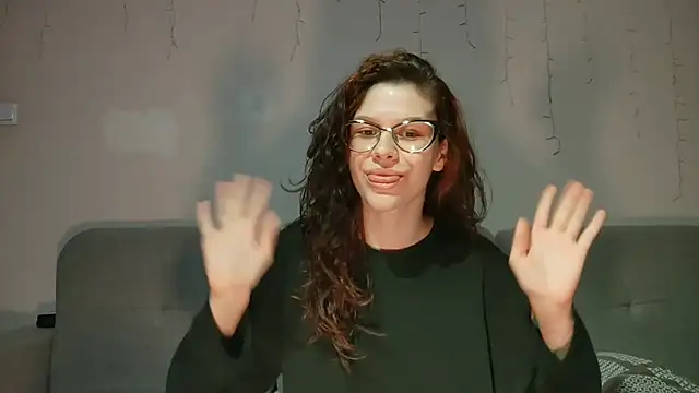 LaVostraDorothy online show from May 2026 07:44:01 PM