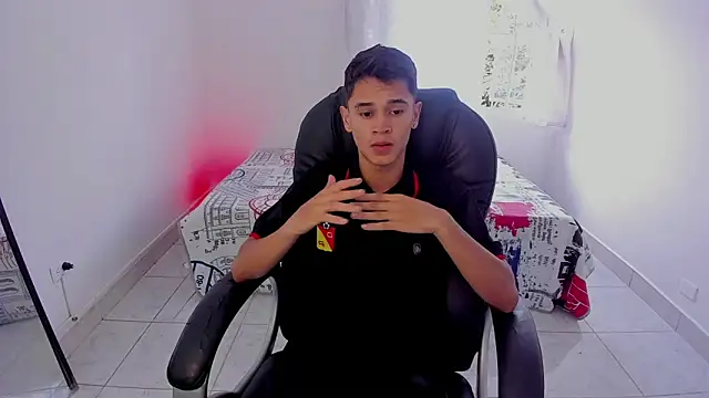 Aron Boyy online show from September 2025 09:08:02 PM