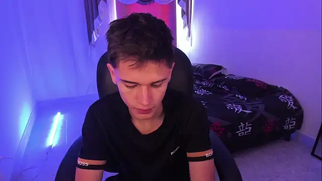 Aron Boyy online show from December 2025 07:30:02 PM