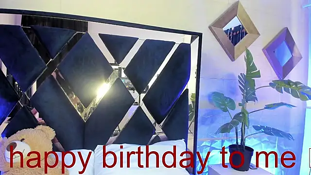 Snapshot of Valery_Brand chatting on February 2026 01:18:01 PM Valery Brand online show from February 2026 01:18:01 PM