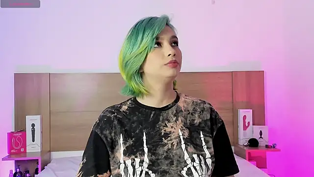 Akatsumi  online show from December 2025 09:45:01 PM