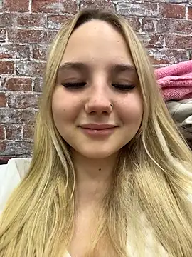 Sky Cutie online show from November 2025 04:26:02 AM