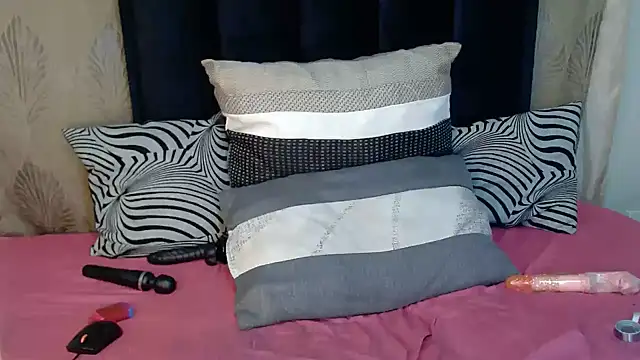 QueenpatieX online show from May 2026 01:12:01 AM