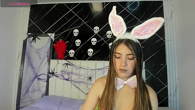 shirley hott online show from October 2025 01:01:02 PM