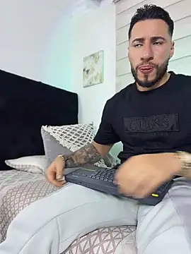 Thiago Hill online show from June 2026 07:22:02 AM