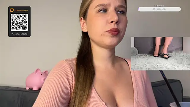 Snapshot of GoddessRoss chatting on September 2025 07:04:02 PM GoddessRoss online show from September 2025 07:04:02 PM