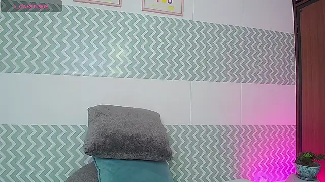 CataleyaWilson369 online show from October 2025 02:33:01 AM