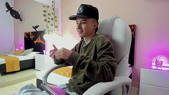 Nascary Fox online show from October 2025 07:22:01 PM