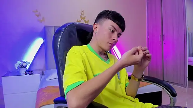 Nascary Fox online show from January 2026 07:19:01 PM