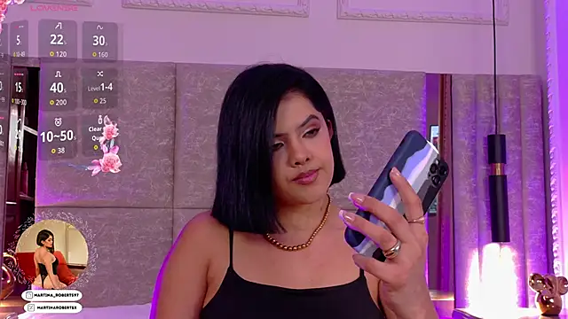 Martina-Roberts- online show from October 2025 06:12:02 AM