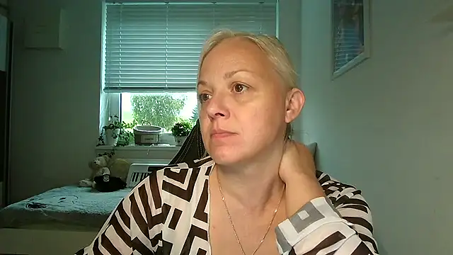 Snapshot of Linsy_Kim chatting on October 2025 06:11:02 AM Linsy Kim online show from October 2025 06:11:02 AM