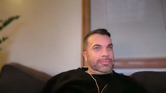 Snapshot of Ty_lerDavid chatting on February 2026 05:58:01 AM Ty lerDavid online show from February 2026 05:58:01 AM