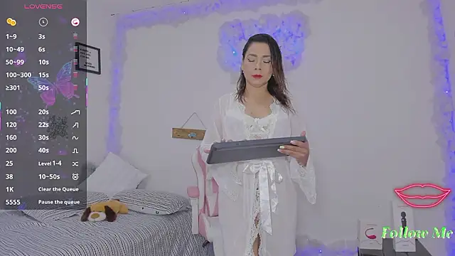 milfAaura online show from March 2026 03:11:02 AM