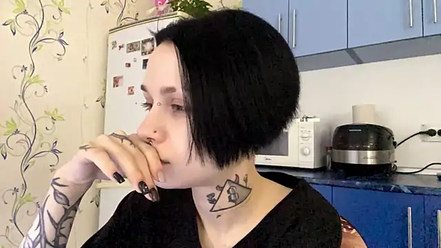 Snapshot of CandaceBlaze chatting on October 2025 08:14:02 PM CandaceBlaze online show from October 2025 08:14:02 PM