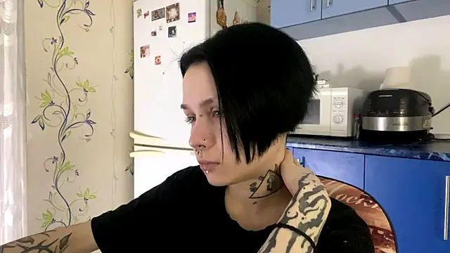 Snapshot of CandaceBlaze chatting on October 2025 08:22:02 PM CandaceBlaze online show from October 2025 08:22:02 PM