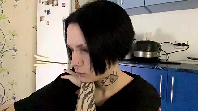 Snapshot of CandaceBlaze chatting on November 2025 08:21:01 PM CandaceBlaze online show from November 2025 08:21:01 PM