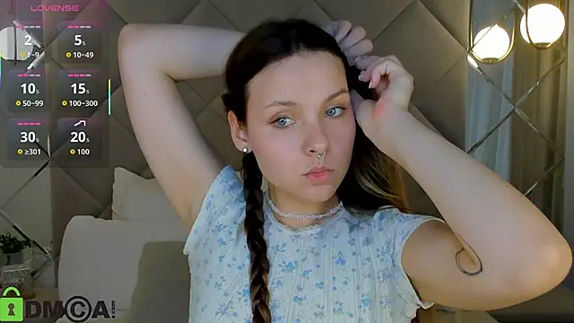 Snapshot of Hina_Smith chatting on October 2025 11:35:01 AM Hina Smith online show from October 2025 11:35:01 AM