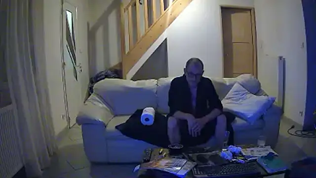 fabDu59 online show from October 2025 08:32:01 PM